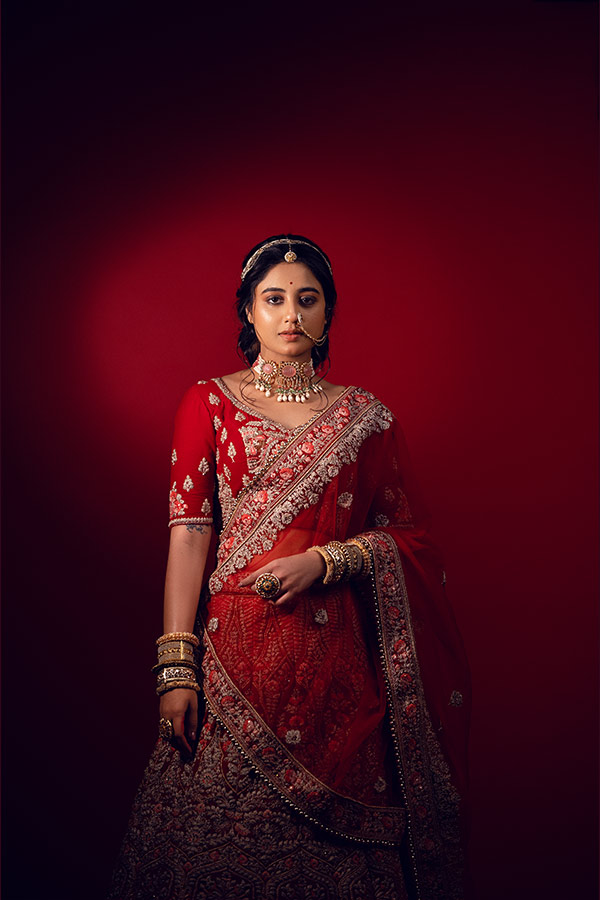 রুপোলি পর্দার অভিনেত্রীতে মন মজেছে সকল মানুষের। কোনও অমোঘ টানে তিনি ফিরে ফিরে চাইছেন। কীসের সেই টান?  খোঁজ নিল আনন্দবাজার পত্রিকা অনলাইন। এই প্রতিবেদনটি 'আনন্দ উৎসব' ফিচারের একটি অংশ। 