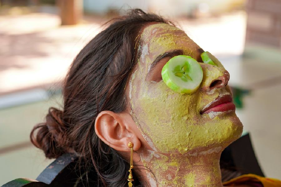 ১ কেজি মুসুর ডালের দাম ১০০ টাকার কাছাকাছি, ১০ টাকার ডালেই ফিরবে জেল্লা। 