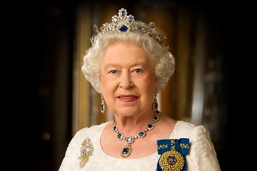 image of queen elezabeth 2