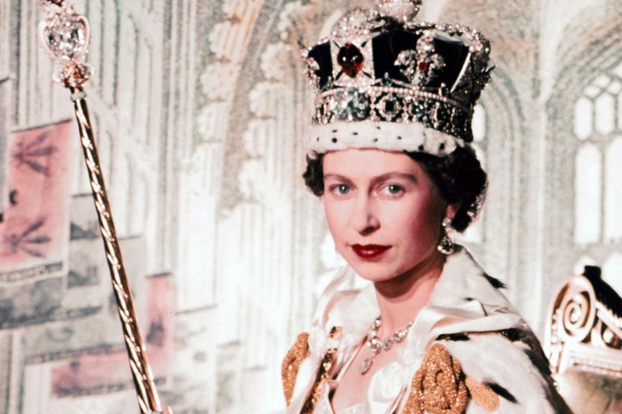 image of queen elezabeth 2