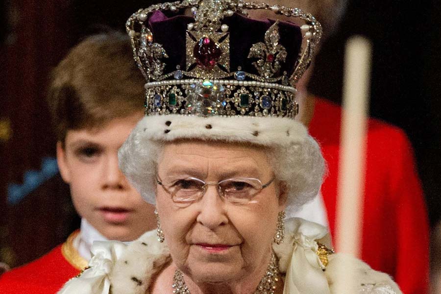 image of queen elezabeth 2