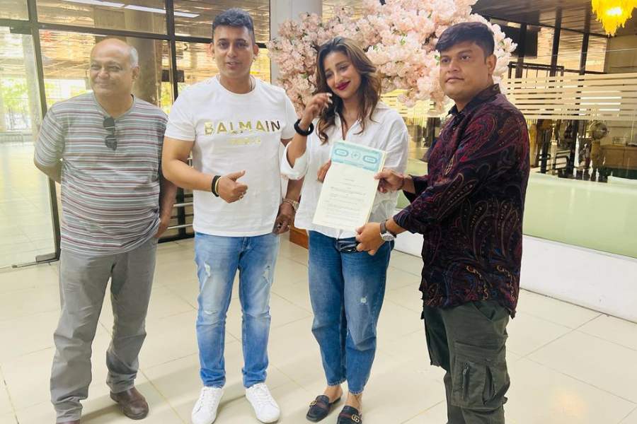 বাংলাদেশের দ্বিতীয় ছবি সই করলেন সায়ন্তিকা বন্দ্যোপাধ্যায়।
