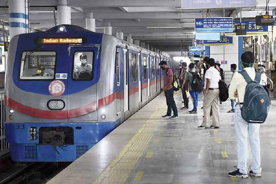 Special Pre Puja Metro Services on Saturdays and Sundays on blue line