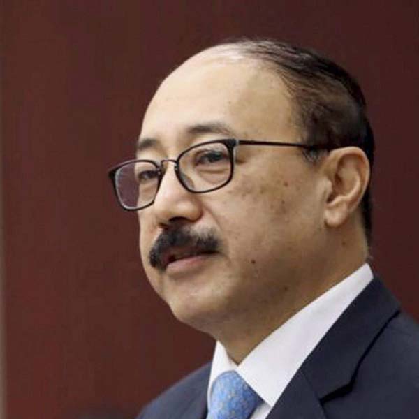 ২০১৯ সালে ভারতের রাষ্ট্রদূত হিসাবে আমেরিকায় যান হর্ষবর্ধন। তখন আমেরিকার প্রেসিডেন্ট ডোনাল্ড ট্রাম্প। শোনা যায় ওয়াশিংটনে পৌঁছনোর দু’দিনের মধ্যে ট্রাম্পের কাছে নিজের পরিচয়পত্র এবং কাজের উদ্দেশ্য সংক্রান্ত খতিয়ান নিয়ে হাজির হয়েছিলেন তিনি। মাত্র এক বছর তিনি ছিলেন আমেরিকায়। এই এক বছরে আমেরিকার ২১টি প্রদেশ ঘুরেছেন হর্ষবর্ধন।