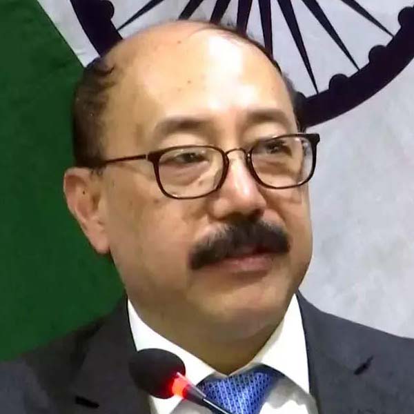 নতুন দায়িত্ব পেয়ে হর্ষবর্ধন বলেছিলেন, মর্যাদার সঙ্গে সঙ্গে দায়িত্বও বাড়ল। তবে সেই দায়িত্ব পালনে যে তিনি যোগ্য, সে ব্যাপারে সন্দেহ ছিল না ঊর্ধ্বতনদের।