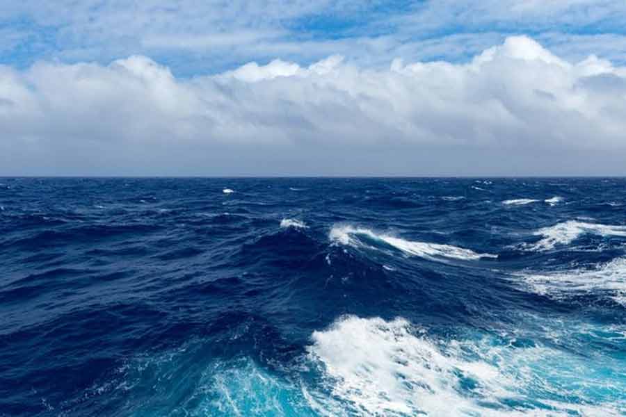 Golden orb inside the Pacific Ocean confuses scientists.