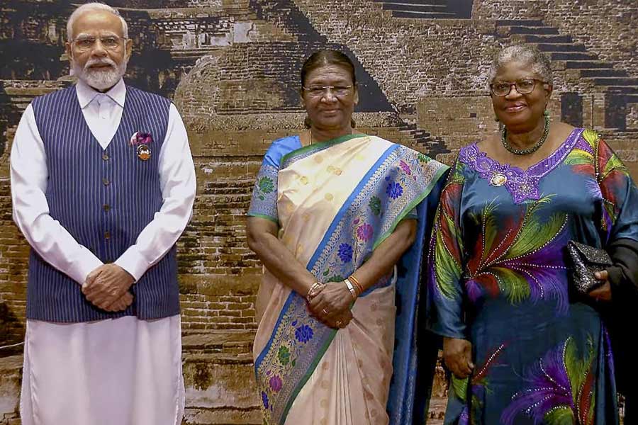 image of PM Modi, President 