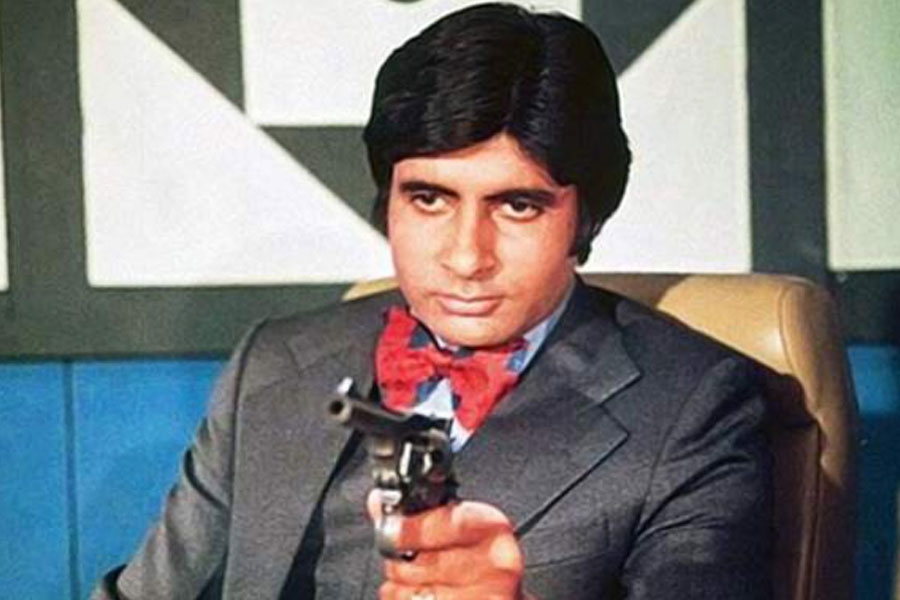 Bollywood actors with most double roles in hindi movies 