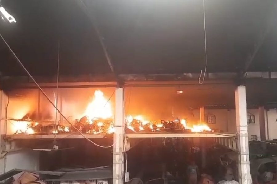 Fire at Toto factory in Howrah, brought under control by two fire engines dgtld