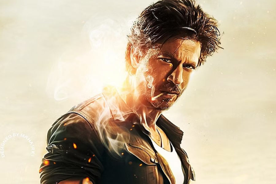 ছবিমুক্তির চার দিনের মধ্যেই ৫০০ কোটি টাকার ক্লাবে নাম লিখিয়ে ফেলেছে ‘জওয়ান’। বলিপাড়া সূত্রে খবর, এই ছবিতে অভিনয় করে ১০০ কোটি টাকা পারিশ্রমিক পেয়েছেন শাহরুখ।