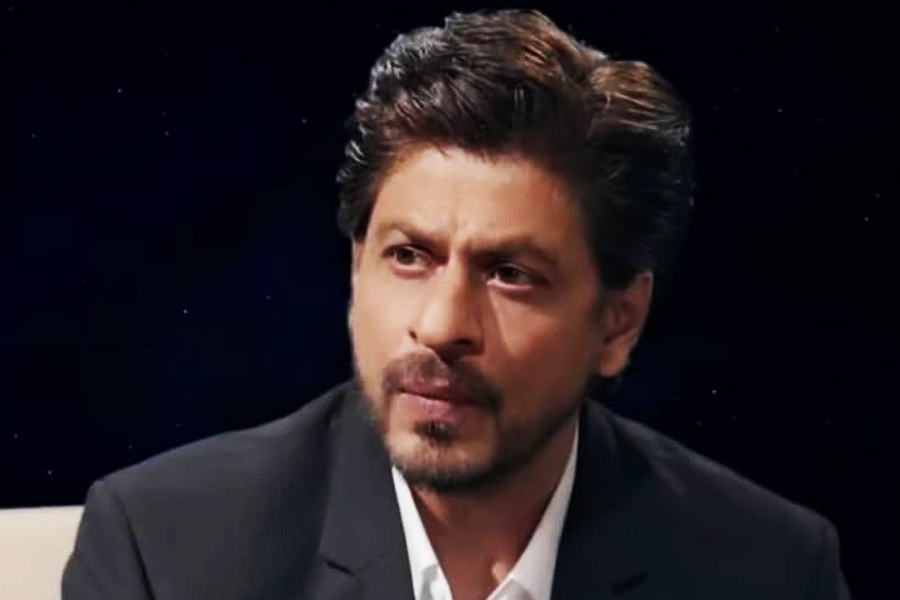 ‘রকেট্রি: দ্য নাম্বি এফেক্ট’ ছবিটি তামিল, তেলুগু, মালয়ালম, কন্নড়, হিন্দি এবং ইংরেজি ভাষায় মুক্তি পায়। হিন্দি সংস্করণে অতিথিশিল্পী হিসাবে দেখা গিয়েছিল শাহরুখকে। বলিপাড়া সূত্রে খবর, বিনা পারিশ্রমিকে এই ছবিতে অভিনয় করেছেন তিনি।