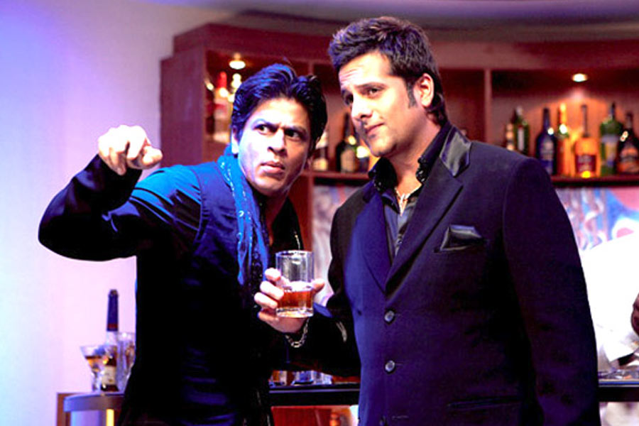 ‘দুলহা মিল গয়া’ ছবিতে ক্যামিয়ো চরিত্রে অভিনয় করেন শাহরুখ। মোট ১৭টি দৃশ্য এবং তিনটি গানের দৃশ্যে দেখা যায় অভিনেতাকে। বলিপাড়া সূত্রে খবর, বিনা পারিশ্রমিকে এই ছবিতে অভিনয় করেন শাহরুখ।