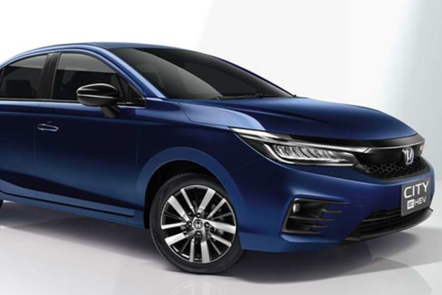 একে বলে ‘সেন্সর ফিউশন’। মানুষের মস্তিষ্ক যে ভাবে কোনও ছবি দেখে বস্তু চিনতে পারে সেন্সর ফিউশনও তেমনই ইমেজ রিকগনিশন সফ্টওয়্যার,  আল্ট্রাসাউন্ড সেন্সর,  লাইডার এবং রাডারের সাহায্যে সেটাই করতে পারে। বলা হয়,  এই প্রযুক্তি মানুষের চেয়ে দ্রুত সাড়া দিতে পারে।  এড্যাস-এর কয়েকটা ব্যবহার হল: