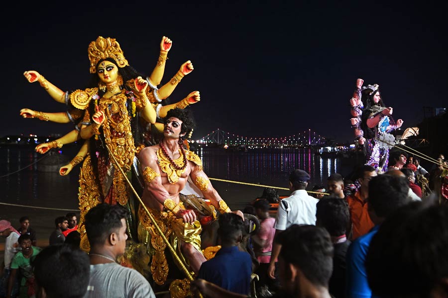 Both Kolkata municipal corporation and Kolkata port will be arrange the emmerson program of Durga Puja