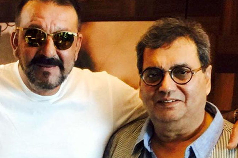 সুভাষ বলেন, ‘‘সঞ্জয় বার বার বলত ‘খলনায়ক’ ছবি ভালই ব্যবসা করবে। আমায় এই কথা বলত ঠিকই, কিন্তু ওর নজর সব সময় মাধুরীর দিকেই থাকত।’’ সুভাষের এমন মন্তব্য শুনে অবাক হয়ে যান সঞ্জয়। কিন্তু হাসির ছলে তা উড়িয়েও দেন।