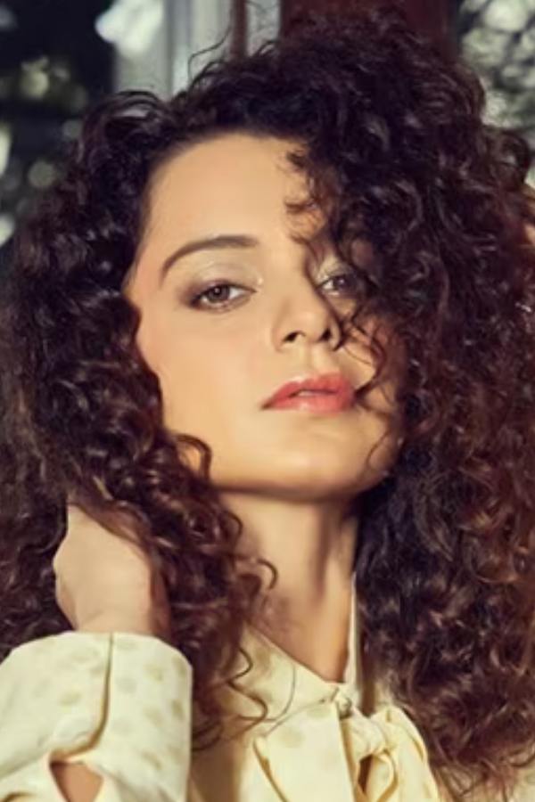 কোঁকড়ানো চুলের জন্য---   সোজা চুলের পাশাপাশি কোঁচকানো চুলের সমাদরও সর্বত্র। কোঁচকানো চুলের ফ্যাশনে হাইলাইটের বিকল্প নেই। সেক্ষেত্রে সোনালি,  বাদামি সহ যে কোনও রংই আপনি বেছে নিতে পারেন। এ ধরনের বড় কিংবা ছোট চুলের সঙ্গে তামাটে রং অথবা বাদামী  কোনও রং বেশ মানানসই। 