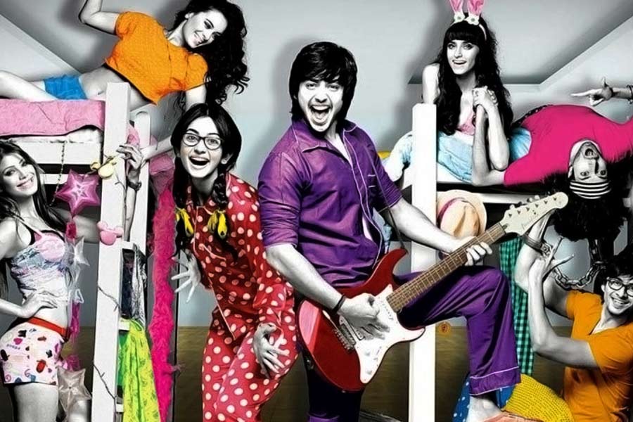 Worst bollywood films that earned huge in the box office