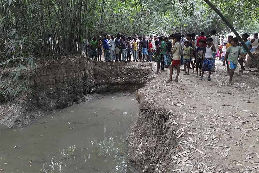 Family members suspect murder after a TMC member whose body was recovered at Pukhuriya