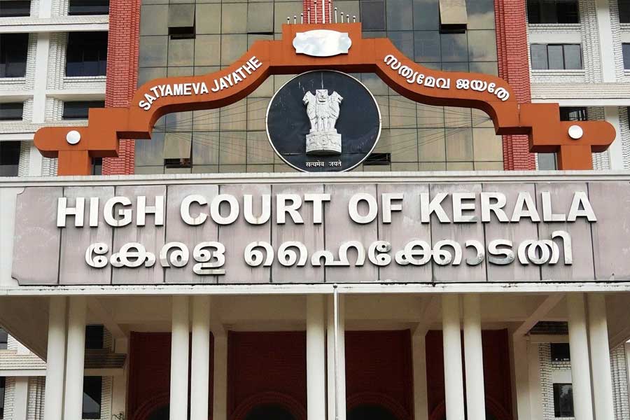 Kerala High Court dismisses petition seeking erection of saffron flags in temple