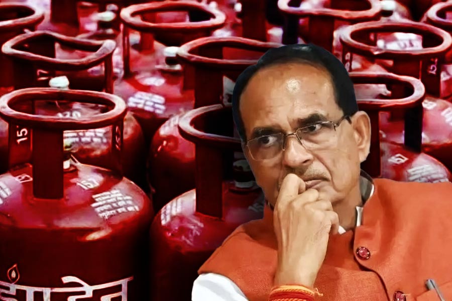 BJP government of Madhya Pradesh announced that it will provide LPG gas cylinders at a subsidised rate of Rs 450