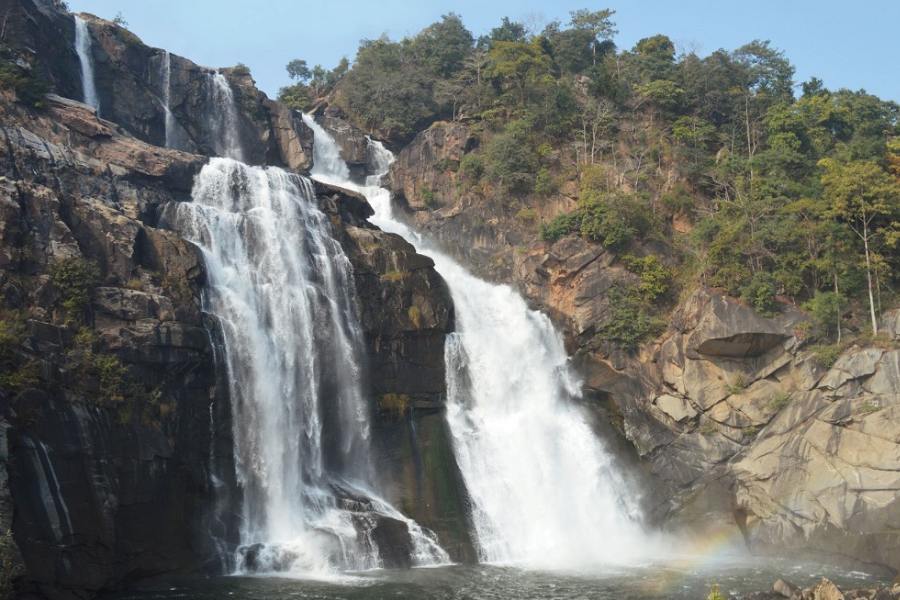 থাকা - বারবিল শহরে আছে নানা বাজেটের বেসরকারি লজ ও হোটেল।   বুকিং- কলকাতা থেকে কয়েকটি সংস্থা প্যাকেজ ট্যুরের ব্যবস্থা করে দেন। আপনার সুবিধামতো সফর সাজানো যাবে। এ ছাড়া হোটেলের নম্বর পেয়ে যাবেন তাদের ওয়েবসাইটে। 