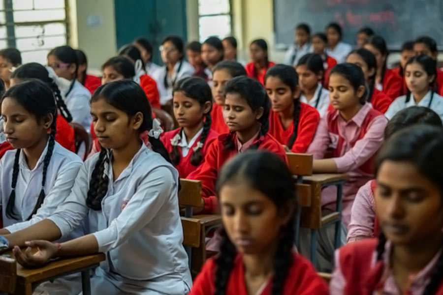 Birth certificates to become single document for government jobs to Aadhaar