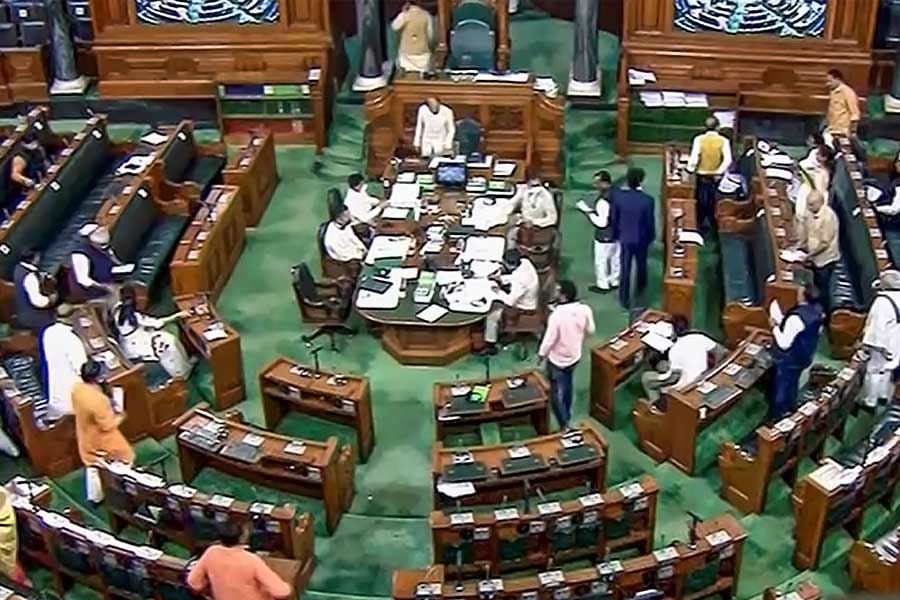 Birth certificates to become single document for government jobs to Aadhaar