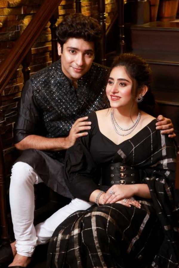 সব্যসাচী চক্রবর্তীর পাশপাশি ঋদ্ধিমার স্বামী অভিনেতা গৌরব চক্রবর্তীও যারপরনাই খুশি হয়েছেন নতুন অতিথির আগমনে। খুশির পরিবেশ তাঁদের পরিবারে। 