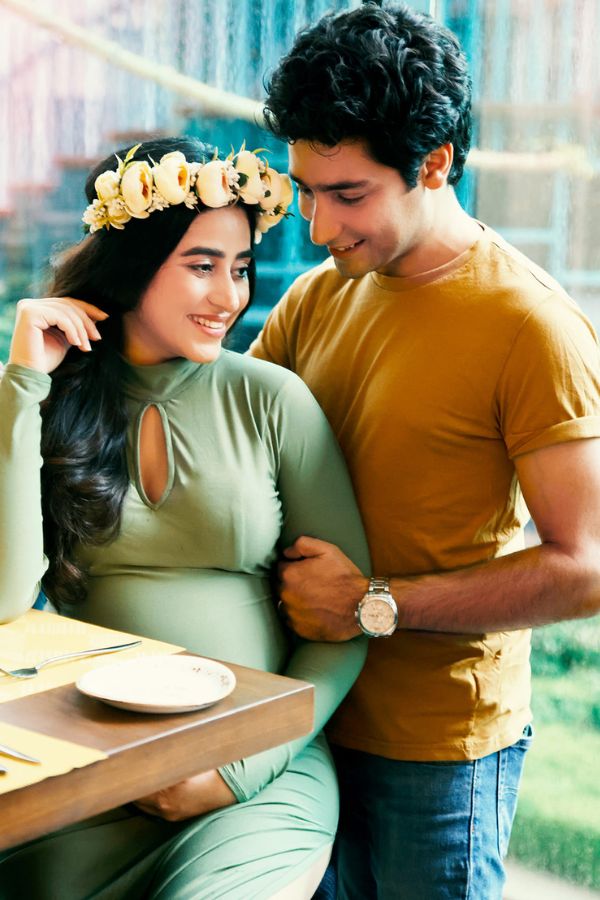 মা হিসেবে নিজেকে প্রস্তুত করেছেন নানা ভাবে ঋদ্ধিমা। সঙ্গে তাঁর পাশে ছিলেন চক্রবর্তী ও ঘোষ পরিবার দুই পক্ষই। 