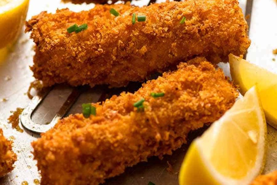 শুরুতেই থাক সনাতনী পানীয় চাট। আমার-আপনার ঘরের চিনে বাদাম ও কাজু বাদাম। কোনও ঝঞ্ঝাট নেই,  পকেটেও চাপ পড়বে না। তবে শুধু বাদাম দিয়ে জমবে না কিন্তু! 