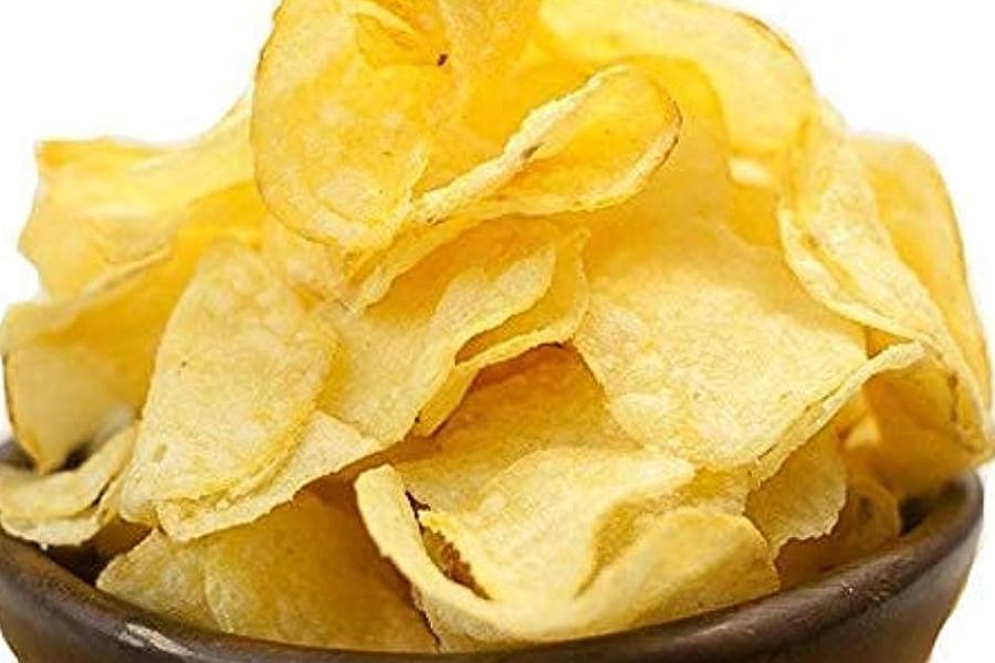 আলুর চাট সবসময় সব ঋতুতেই হিট! তাই ফুরুফুরে ভাজা আলুই হোক কী এমনি আলুর চিপ্স,  চাটের জন্য আদর্শ সবটাই।