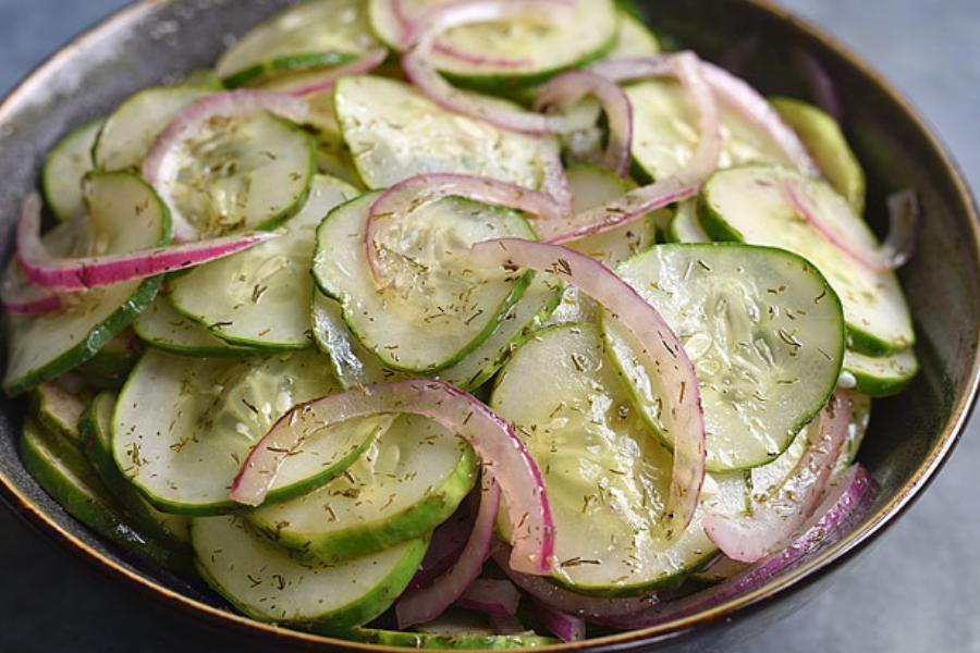 শশা, পেঁয়াজ, টমেটো তো নেবেনই। শুধু হালকা করে ওপরে একটু লেবু কচলে, চাট মশলা আর অল্প কাসুন্দি দিয়ে মেখে নিন।  হালকা চাট চাইলে বেবি কর্ন নিয়ে নিন। চাট মশলা দিয়ে মেখে।  এই প্রতিবেদনটি 'আনন্দ উৎসব' ফিচারের একটি অংশ।