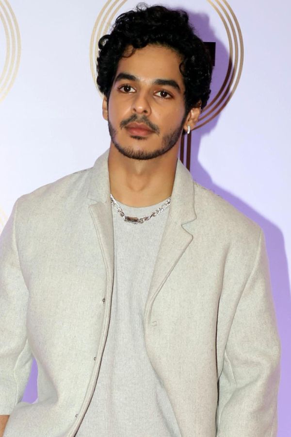 ছকভাঙা অভিনয়ের জন্য তাঁকে বলিপাড়ায় সবাই একডাকে চেনে। ১২ সেপ্টেম্বরের সন্ধ্যেবেলায় তাঁর সাদা রঙের ব্লেজারের সাজও সবার নজর কেড়েছে। তিনি পেয়েছেন ‘মোস্ট স্টাইলিশ তরুণ আইকন’ পুরষ্কার। 