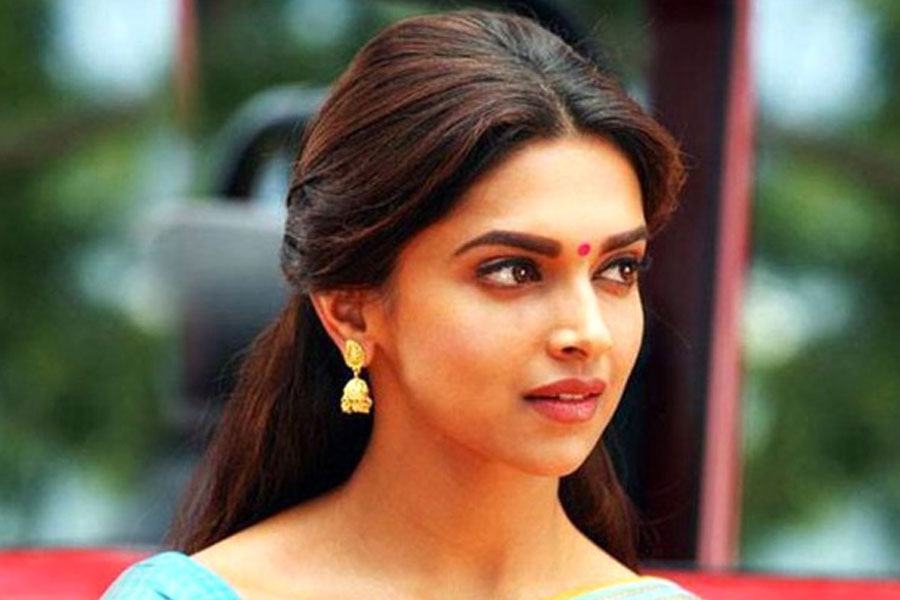 অ্যাকশন ছবি হোক বা পিরিয়ড ড্রামা অথবা রোম্যান্স— দীপিকা পাড়ুকোনের অভিনয় সর্বদাই দর্শকের নজর কাড়ে।