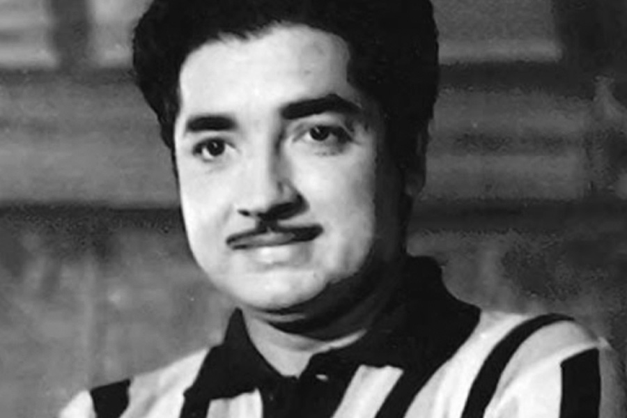 পঞ্চাশ থেকে আশির দশকের দিকে দক্ষিণী ফিল্মজগতের মালয়ালম অভিনেতা প্রেম নাজ়ির। সম্পূর্ণ কেরিয়ারে ৮০ জন অভিনেত্রীর সঙ্গে বড় পর্দায় জুটি বেঁধে নজির গড়েছেন প্রেম।