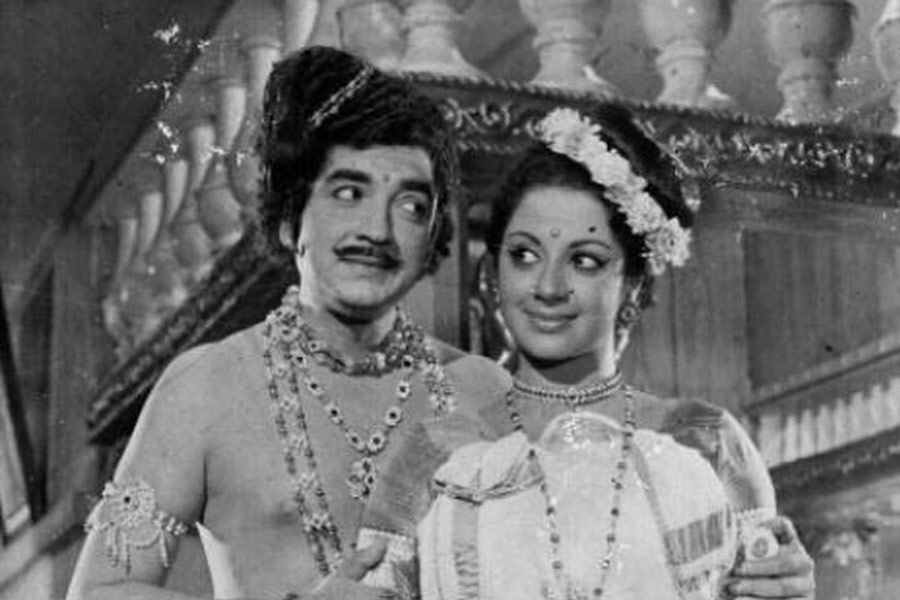 রোম্যান্টিক হিরো হিসাবেও জনপ্রিয়তা অর্জন করেন প্রেম। অভিনয়ের ক্ষেত্রে মালয়ালম ফিল্মজগতে আমূল পরিবর্তন আনেন তিনি।