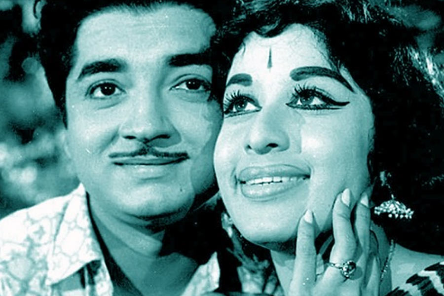 কেরিয়ারে ৭০০টির বেশি ছবিতে অভিনয় করলেও সবচেয়ে বেশি প্রেম অভিনয় করেছেন শীলার সঙ্গে।