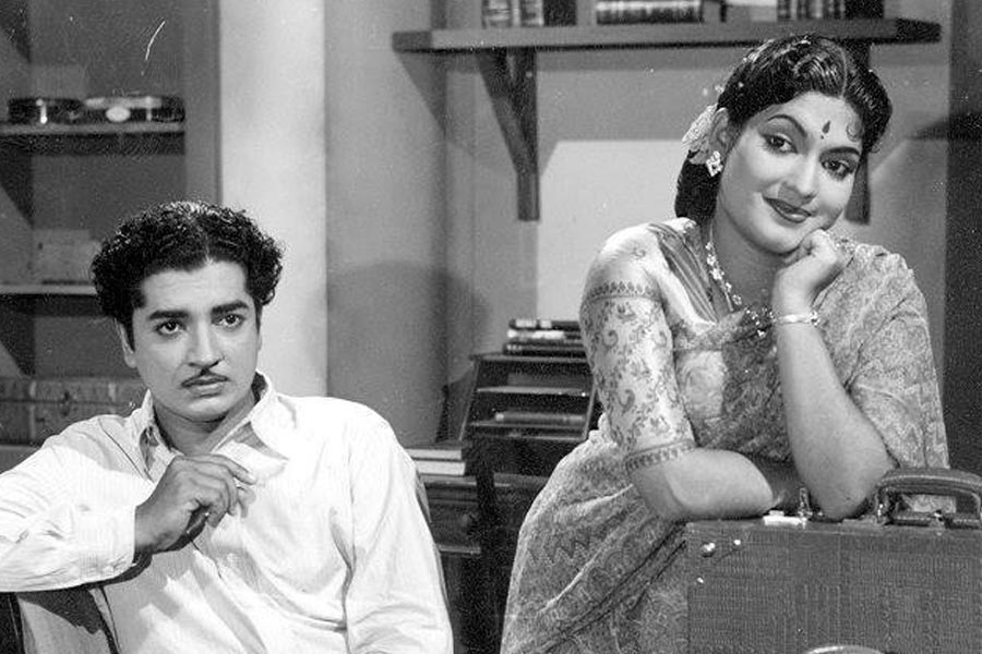 আশির দশকের গোড়ার দিকে পার্শ্বচরিত্রেও অভিনয় করেন প্রেম। একই বছরে সবচেয়ে বেশি ছবি মুক্তি পেয়ে নজির গড়েছেন এই দক্ষিণী অভিনেতা। ১২ মাসে পর পর ৩০টি ছবি মুক্তি পেয়েছে প্রেমের।