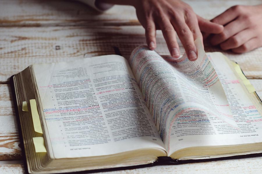 ব্যর্থ হলেও বাবার উৎসাহে খামতি ছিল না। ২০১৩ সালে কোটা ছাড়েন দীপক। পরের বছর দিল্লিতে গিয়ে কলা বিভাগে স্নাতক স্তরে ভর্তি হন। সেই পরীক্ষার পর অন্য স্বপ্নের পিছু ধাওয়া শুরু।