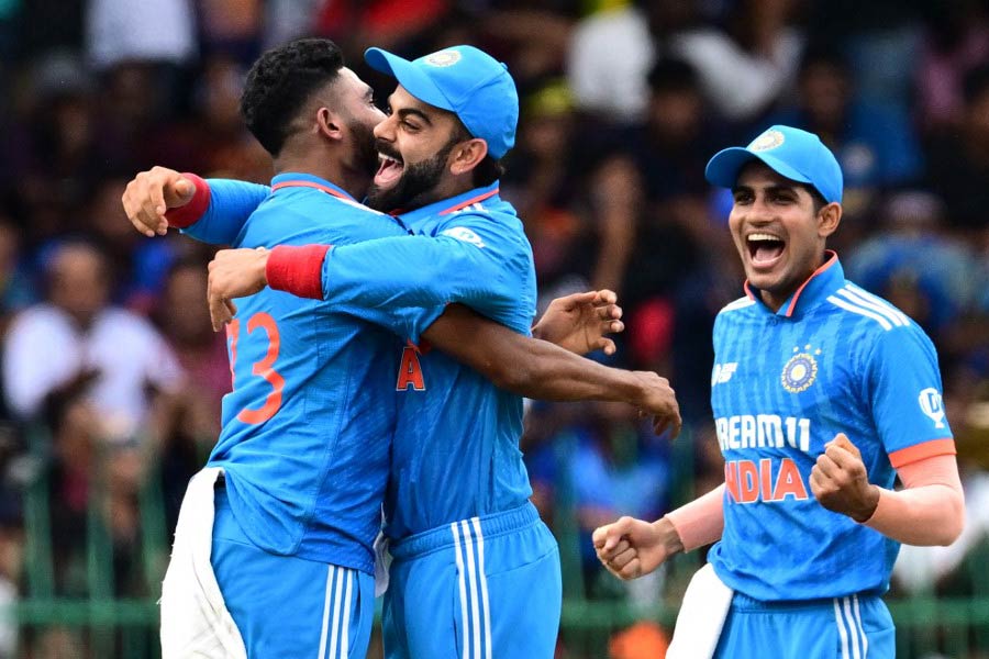 ফাইনালে ৭ ওভার বল করে ৬ উইকেট নেওয়ার পরও সিআর সেভেনের ভঙ্গিমায় সেলিব্রেশন করতে দেখা গেল তাঁকে। বুঝিয়ে দিলেন এশিয়া কাপে তিনিই ‘নবাব’। 