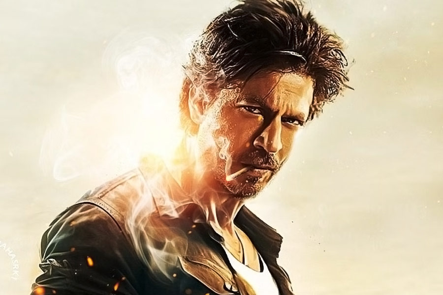 খলনায়কের চরিত্রে ‘জওয়ান’-এ অভিনয় করেন দক্ষিণী অভিনেতা বিজয় সেতুপতি। পরিচালক অ্যাটলি, নয়নতারা এবং বিজয় তিন জনেই এই ছবির মাধ্যমে বড় পর্দায় আত্মপ্রকাশ করলেন। 