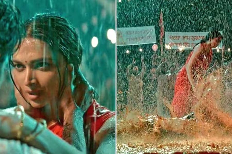 শাহরুখের বিপরীতে ‘জওয়ান’ ছবিতে ক্যামিয়ো চরিত্রে অভিনয় করে দর্শকের মন কেড়েছেন বলি অভিনেত্রী দীপিকা পাড়ুকোনও।