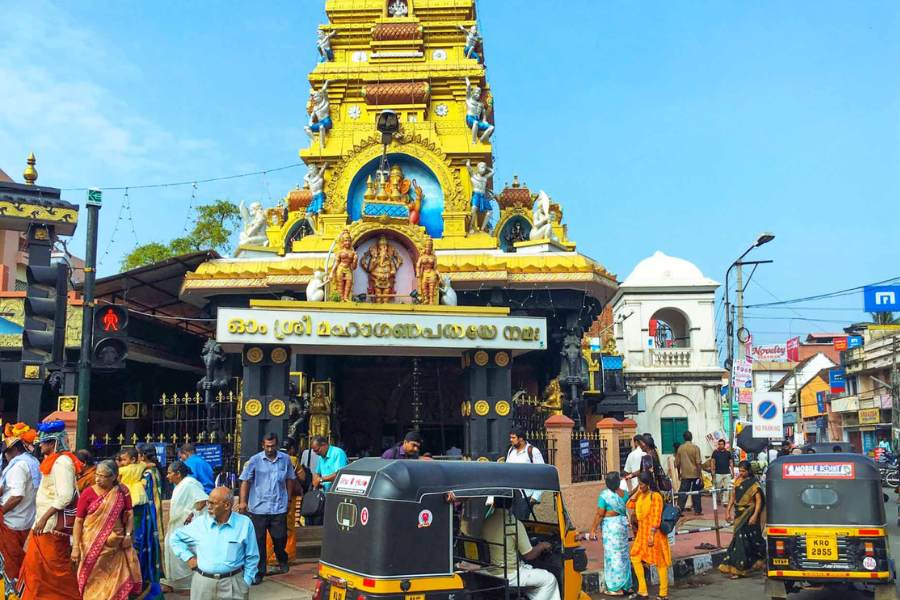 তিরুঅনন্তপুরম --- এখানকার ইস্ট ফোর্ট অঞ্চলে পঞ্চভঙ্গরী মহাগণপতি মন্দিরের পুজো গোটা কেরলে খুবই জনপ্রিয়। এ ছাড়াও প্রচুর বারোয়ারি গণেশ পুজোর আয়োজন হয় নানা দিকে।