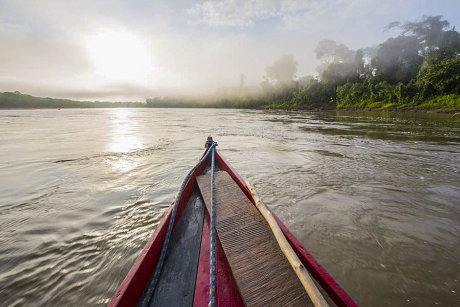 There is no bridge on the Amazon river.