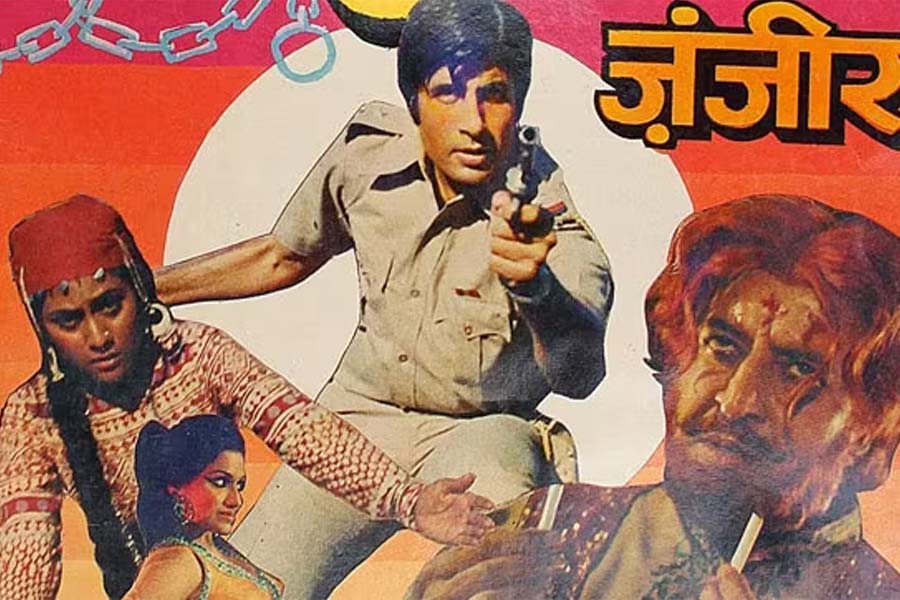 ঋষি জানান, ‘ববি’ ছবির জন্য সেরা অভিনেতার পুরস্কার পেয়েছিলেন ঋষি। সে বছর মনোনয়নের তালিকায় ছিল অমিতাভের ‘জঞ্জীর’ ছবিটি।