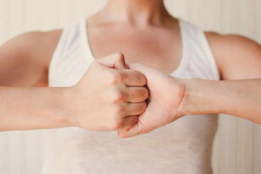 Image of Ganesh Mudra.