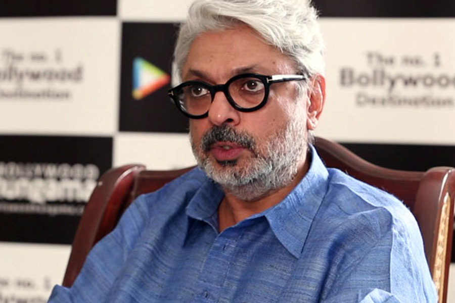 Bollywood actor Nana Patekar reveals that he scolded Sanjay Leela Bhansali for Bajirao Mastani