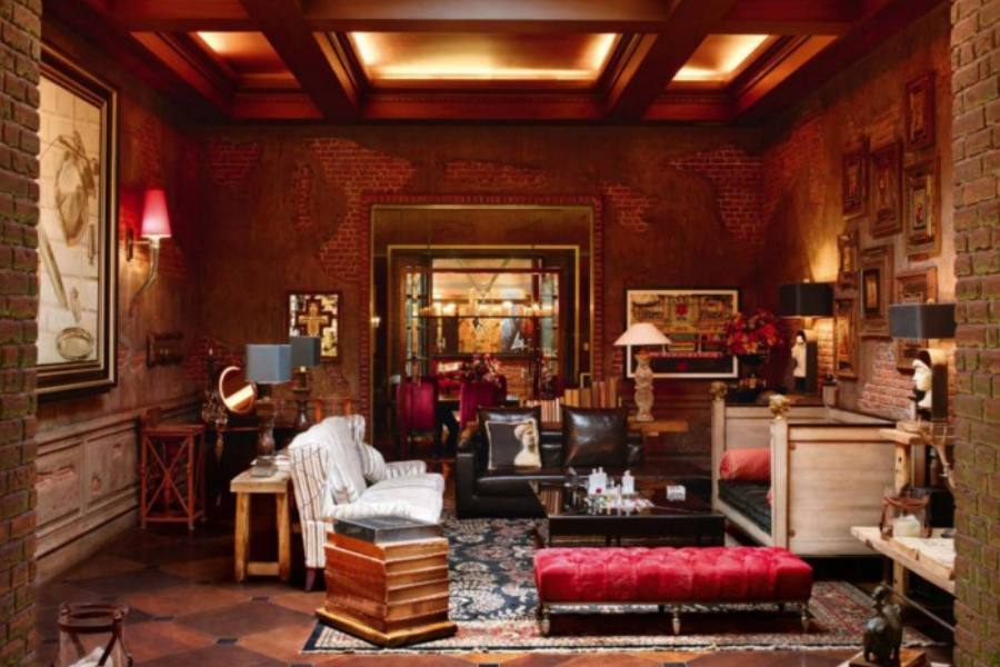 সেই বাড়িই আজকের 'মন্নত', ২০২৩ সালে যার বাজারমূল্য বেড়ে দাঁড়িয়েছে ২০০ কোটি টাকায়।  'ভিলা ভিয়েনা' নাম পাল্টে 'মন্নত' হয়েছে ২০০৫ সালে।  মুম্বইয়ের পশ্চিম শহরতলির ব্যান্ডস্ট্যান্ডের বিত্তশালী পাড়ায় শাহরুখের বাড়ি। অনেক বছর ধরে কেবলমাত্র মুম্বই নয়, গোটা ভারতের কাছেই এটি অবশ্য দ্রষ্টব্য।