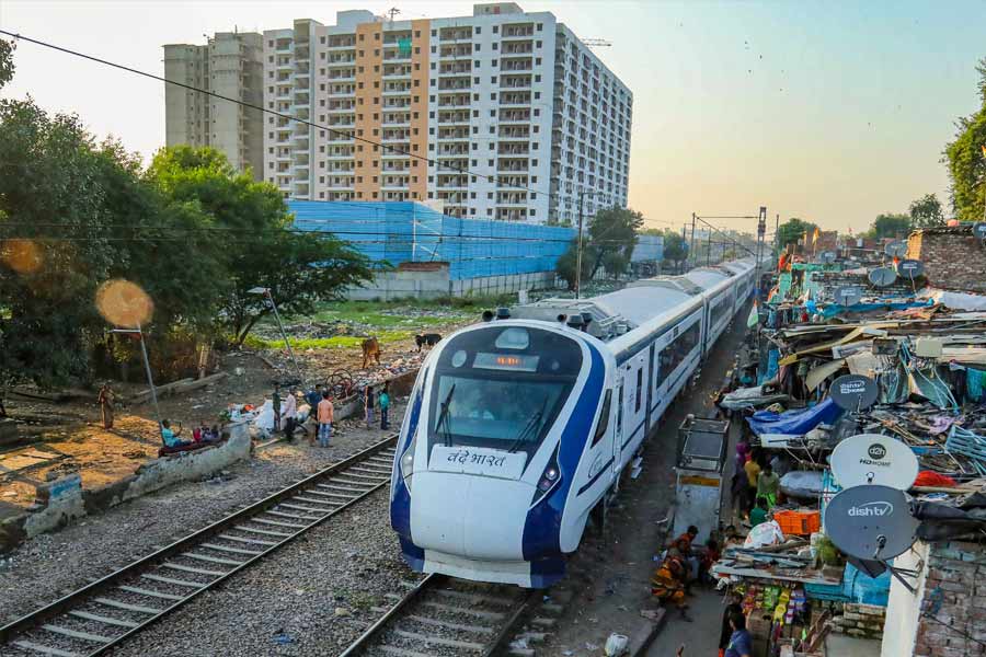 New features are being added to Vande Bharat Express trains.