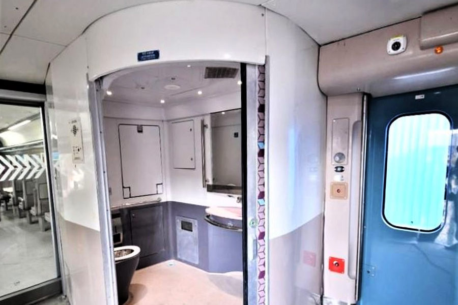 New features are being added to Vande Bharat Express trains.